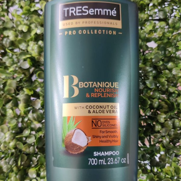 Tresemme Shampoo 700 ml ( Dubai )